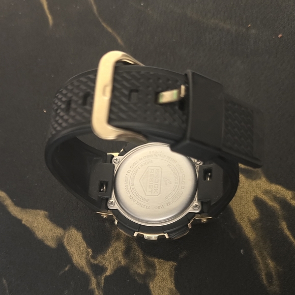 Men's Casio G-Shock Classic Gold-Tone Black Resin Strap Watch with Black and Gol - Picture 4 of 6